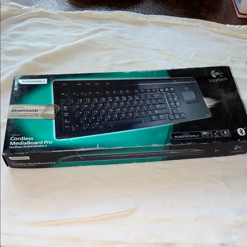 Logitech Cordless MediaBoard Pro for PlayStation 3